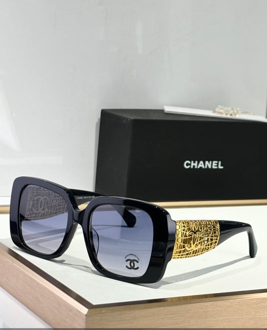 C Sunglasses image 0