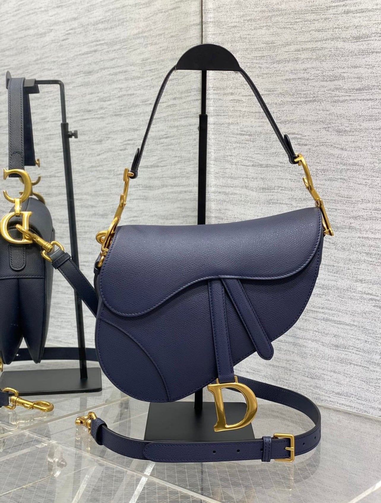D saddle with strap image 4