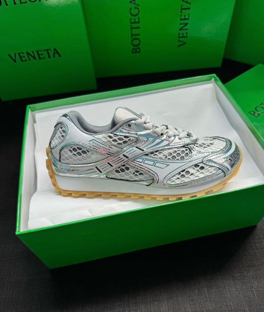 Bot Sneakers image 1