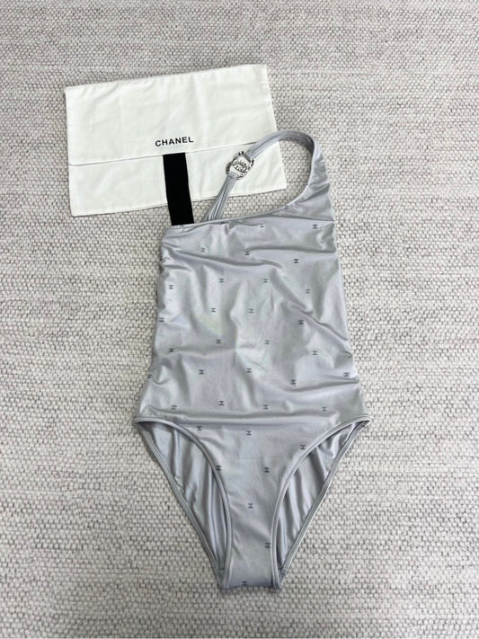 C swimwear image 0