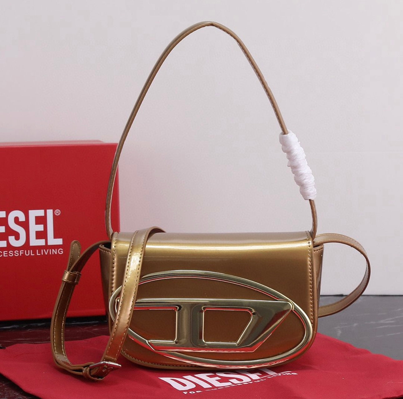 Di shoulder bag image 4