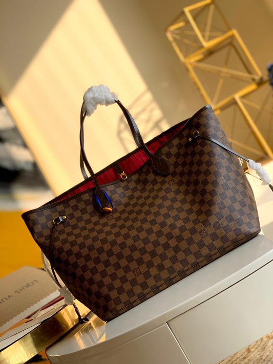 LV Tote image 0