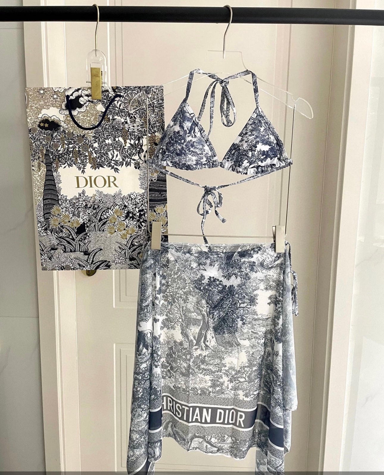 D swimwear image 1