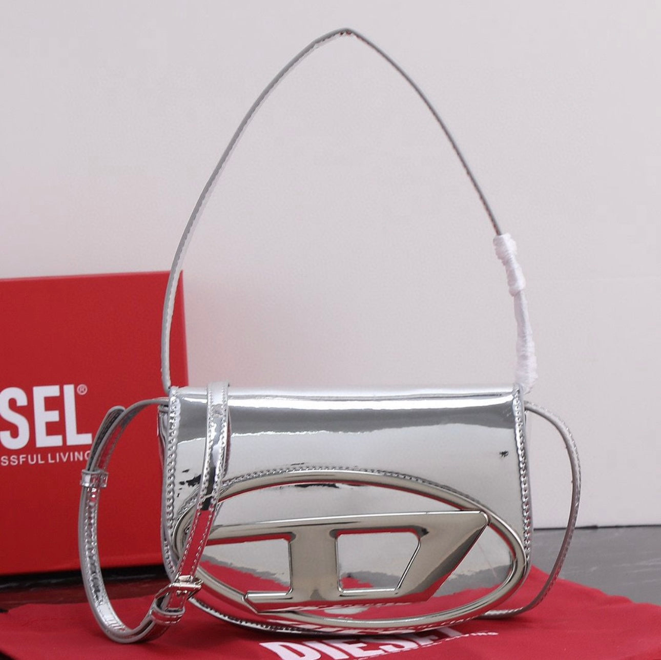 Di shoulder bag image 5