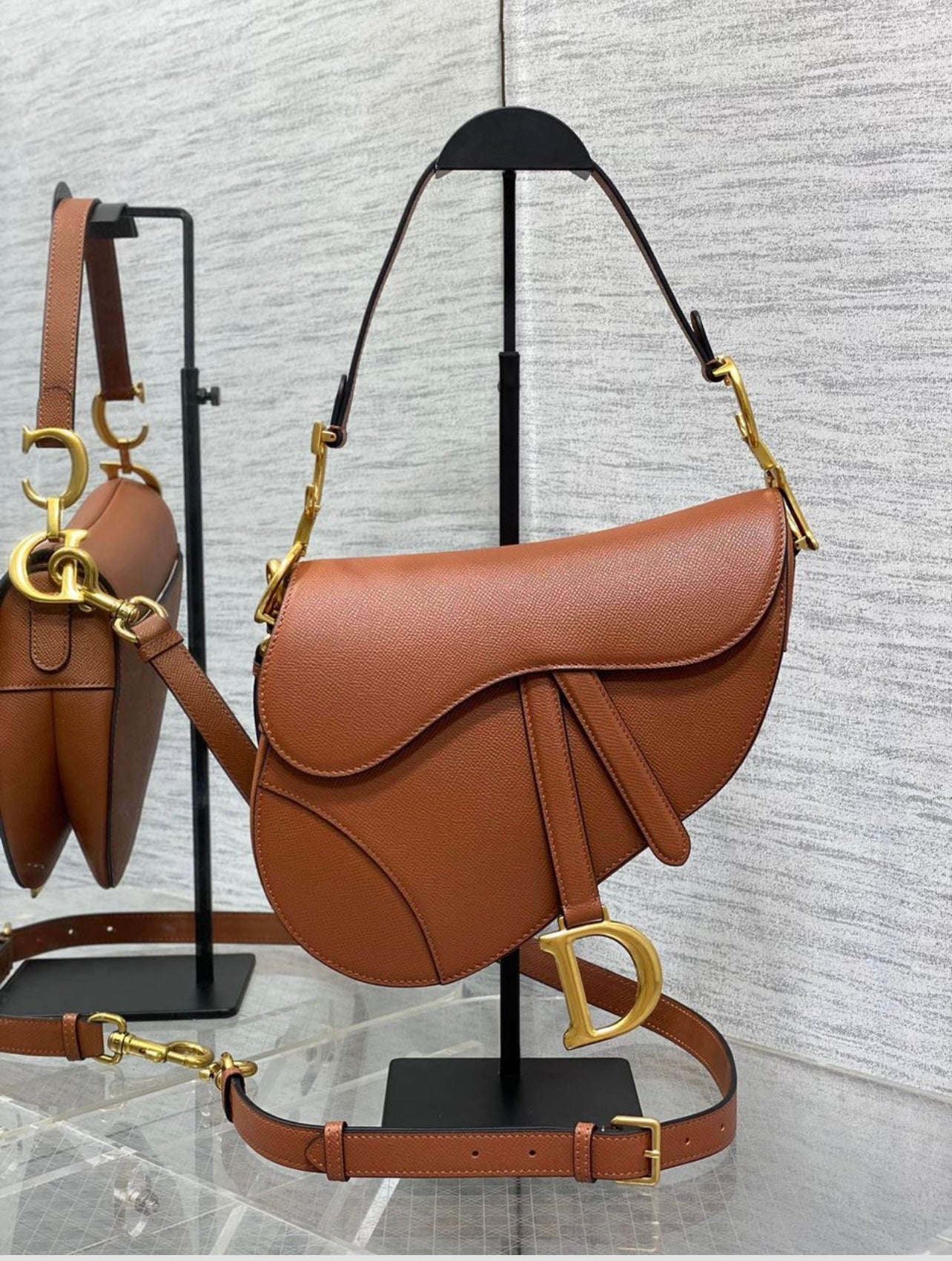 D saddle with strap image 3