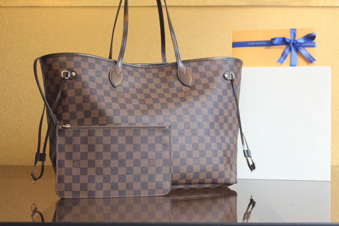 LV Tote image 1
