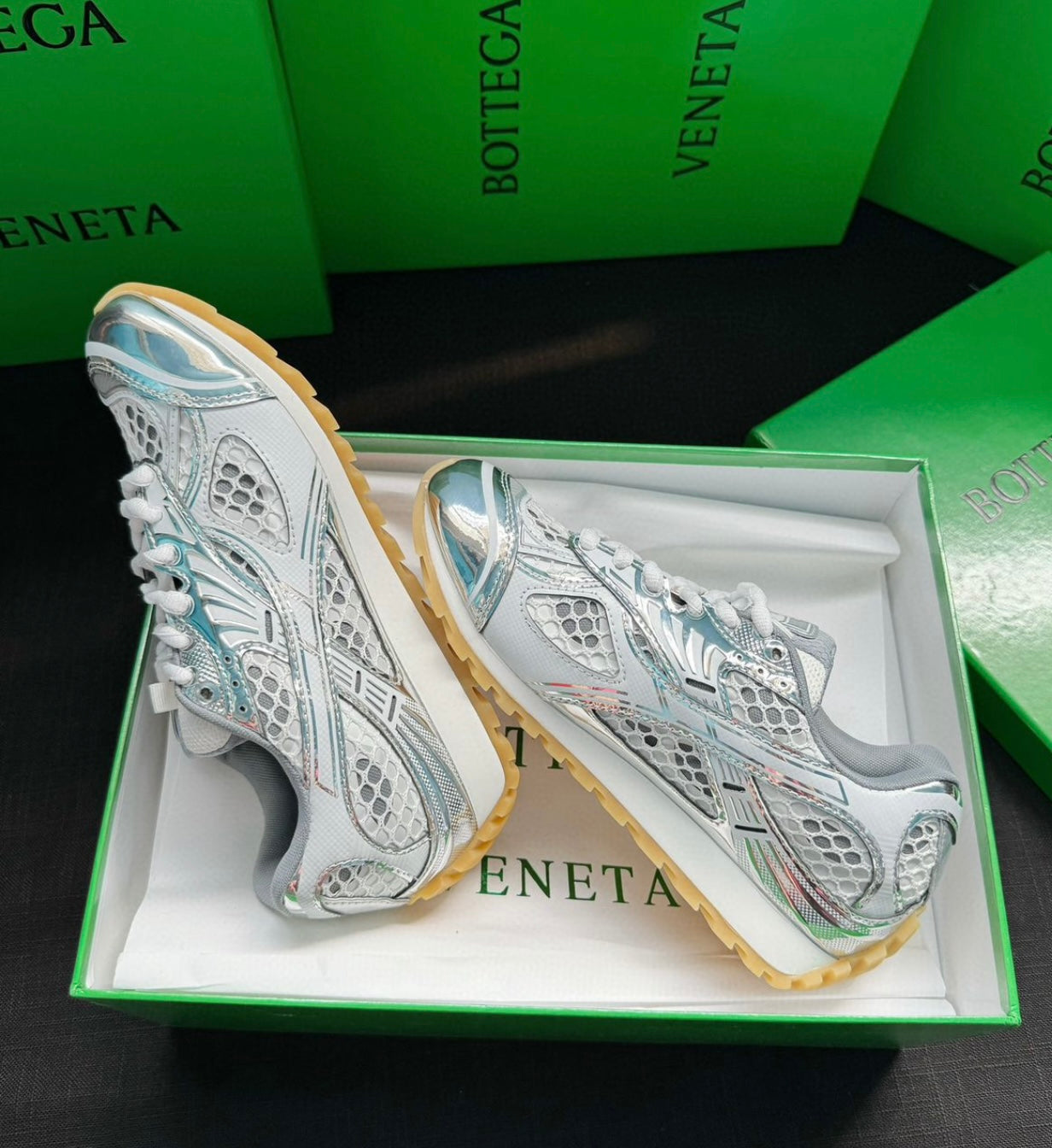 Bot Sneakers image 0