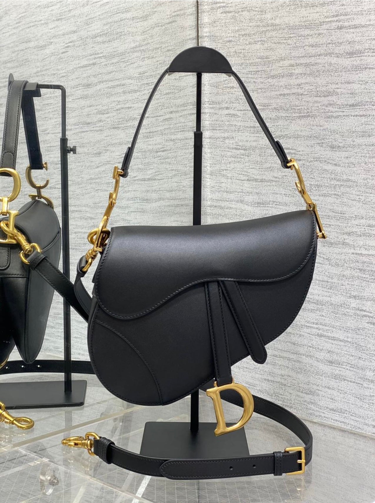 D saddle with strap image 6